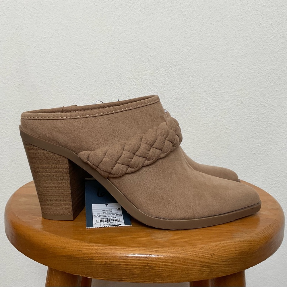 NWT Universal Thread Tan Suede Pointed Toe Block Heel Mule Braided Detail Size 7